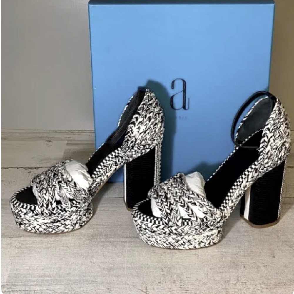 NWB Antolina Women’s Dita Woven Platform Sandals Size 38 EU.